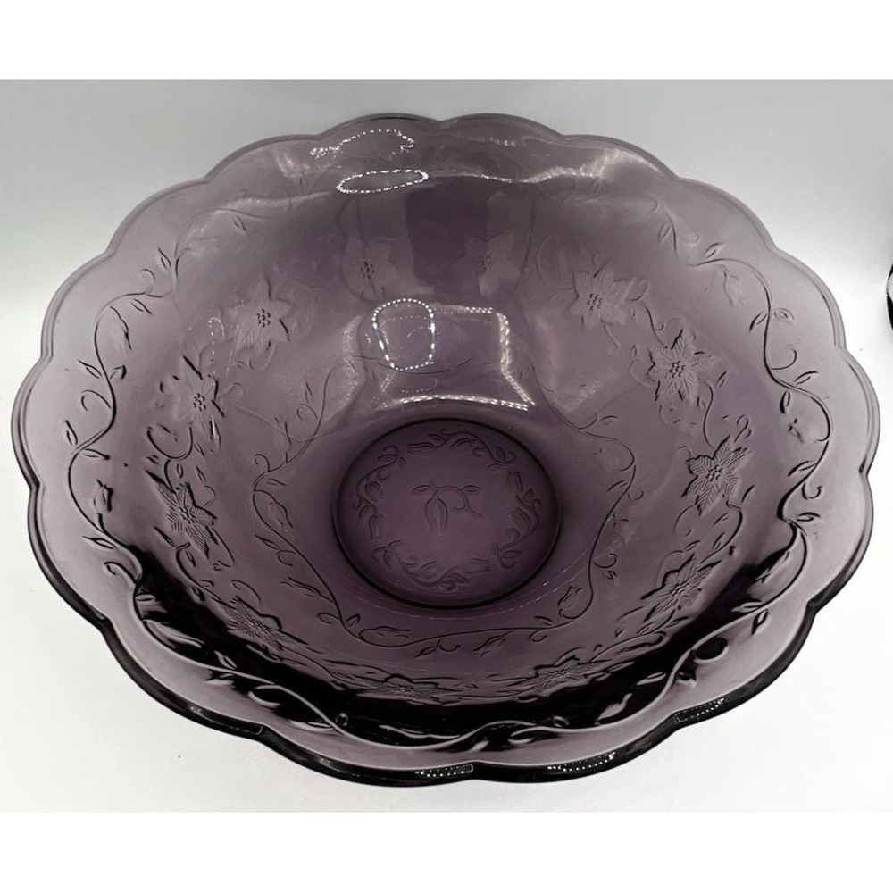 Princess House Fantasia Serving / Fruit / Centerpiece Amethyst Large Bowl 11"